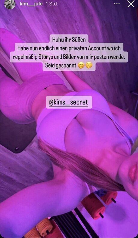 Naakte gelekte OnlyFans-foto van Kim Jule