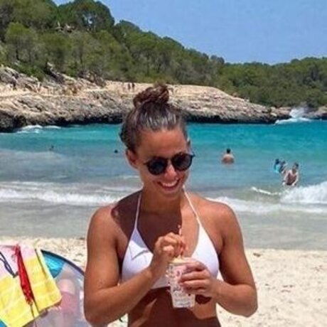Naakte gelekte OnlyFans-foto van Dfb Damen
