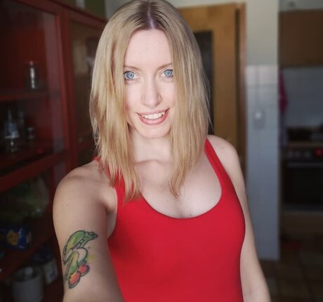 Naakte gelekte OnlyFans-foto van Einfachsonina