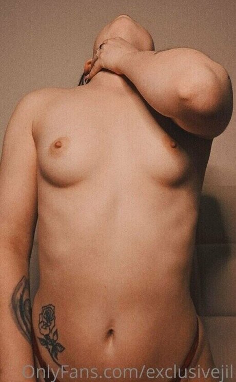 Naakte gelekte OnlyFans-foto van Faith Valdera