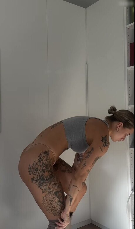 Naakte gelekte OnlyFans-foto van Lenaajoy