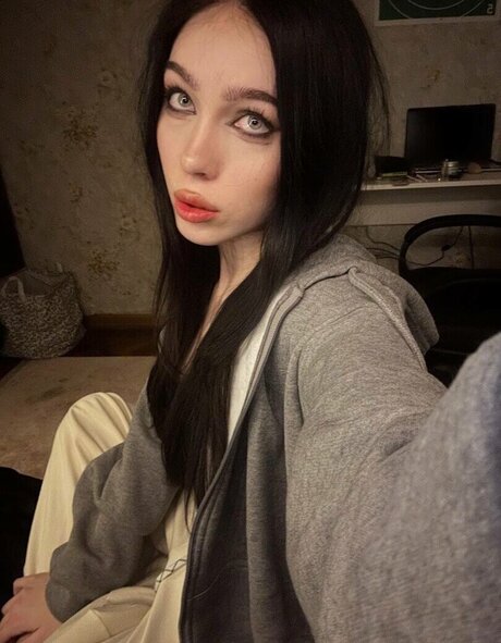 Naakte gelekte OnlyFans-foto van Aswrinna