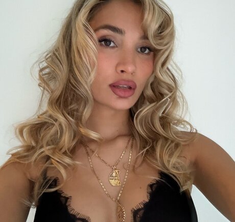 Pia Mia Perez