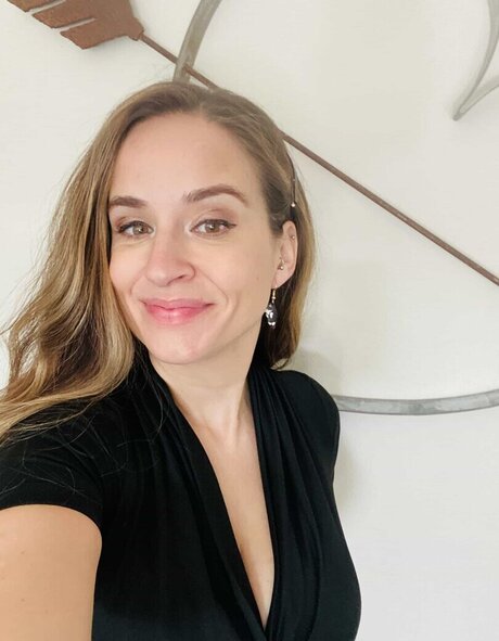 Naakte gelekte OnlyFans-foto van Bellasuede
