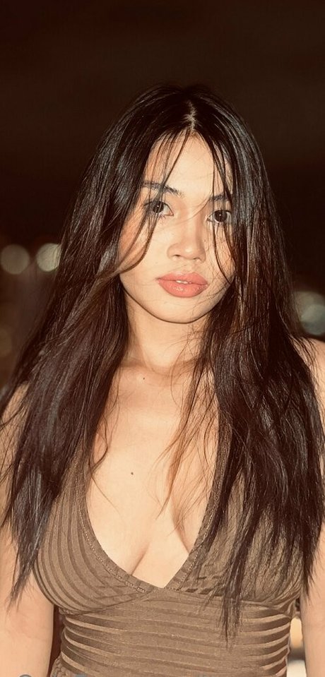 Naakte gelekte OnlyFans-foto van Itsmearra