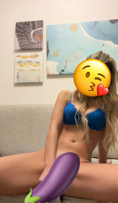 Naakte gelekte OnlyFans-foto van Spcmolly