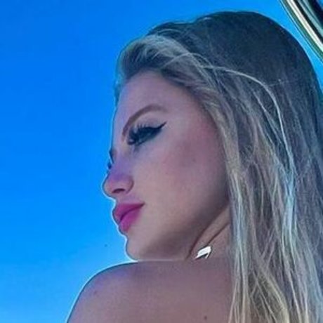 Naakte gelekte OnlyFans-foto van Leticia Sogiro
