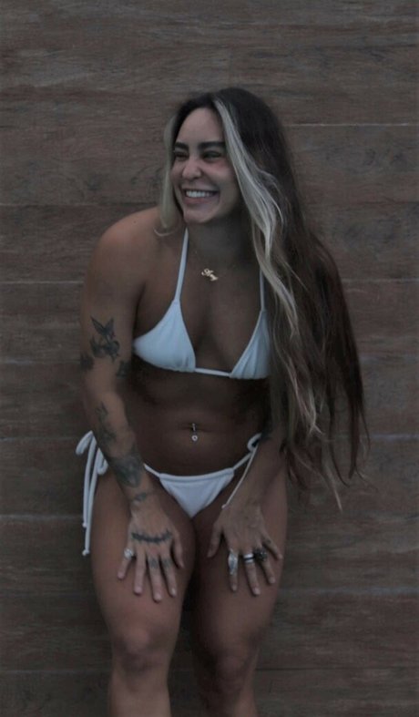 Naakte gelekte OnlyFans-foto van Amy Reis