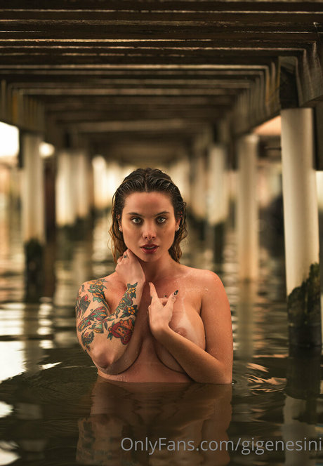 Naakte gelekte OnlyFans-foto van Giovanna Genesini