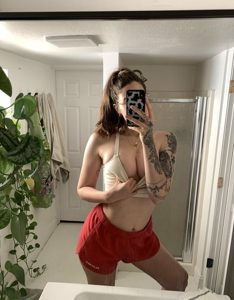 Naakte gelekte OnlyFans-foto van Allieoops