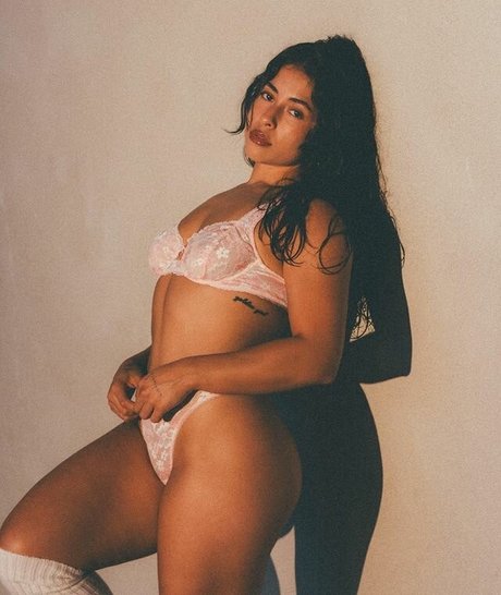 Naakte gelekte OnlyFans-foto van Thedevineangel