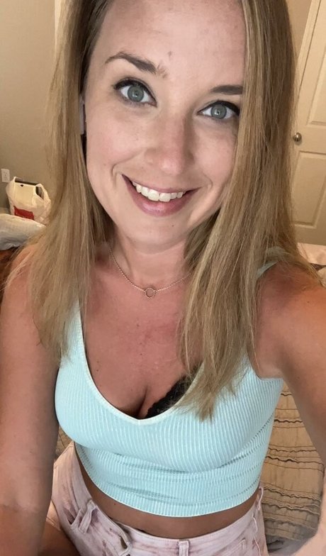 Naakte gelekte OnlyFans-foto van Lyricinmyhead