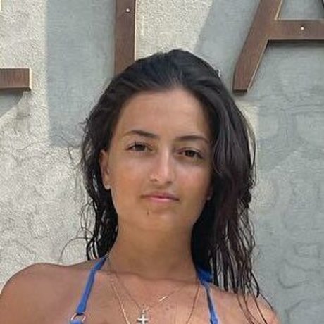 Naakte gelekte OnlyFans-foto van Angelinabalis