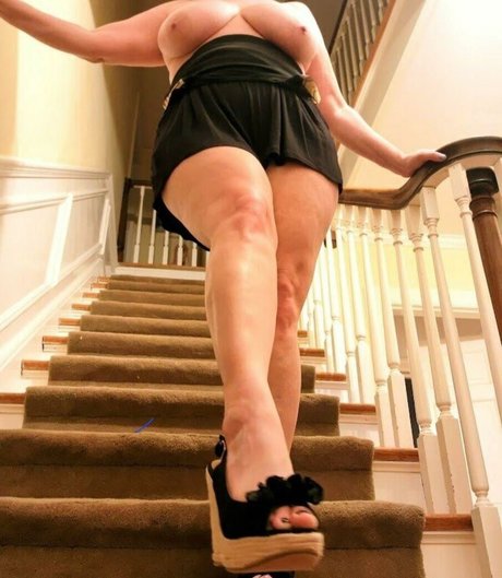Naakte gelekte OnlyFans-foto van Susan 36ddd Vip