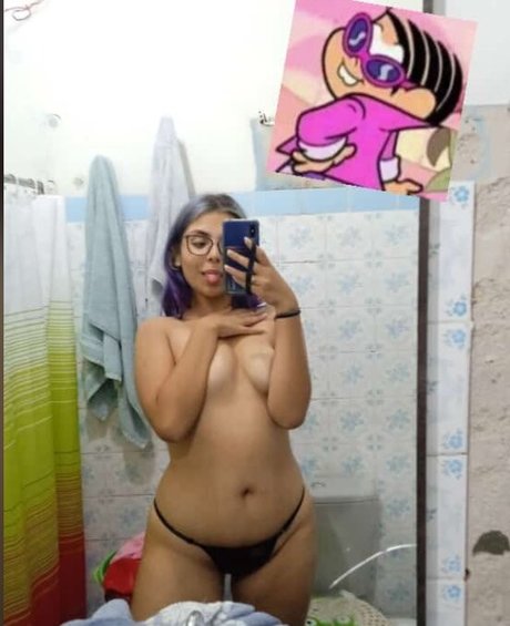 Naakte gelekte OnlyFans-foto van Lauratavora