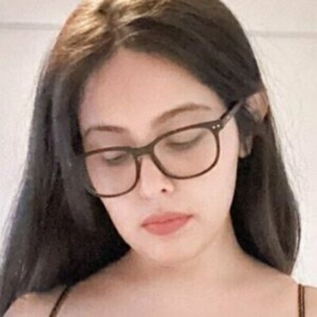 Naakte gelekte OnlyFans-foto van Cuttepetite