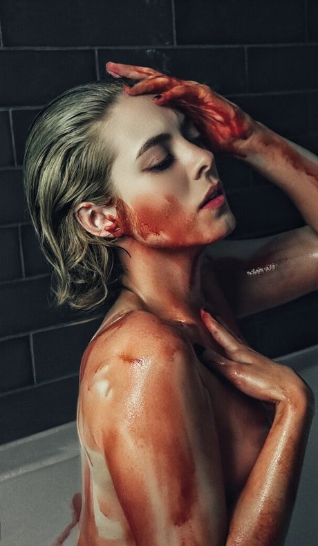 Naakte gelekte OnlyFans-foto van Kirsten Ria