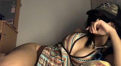 Naakte gelekte OnlyFans-foto van Bunnygirlneki