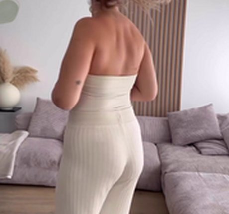 Naakte gelekte OnlyFans-foto van Maren Wolf
