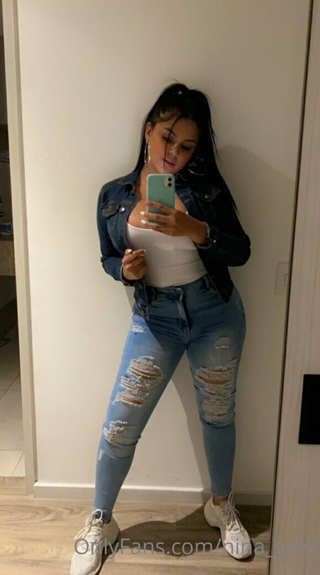 Naakte gelekte OnlyFans-foto van Ninagrey
