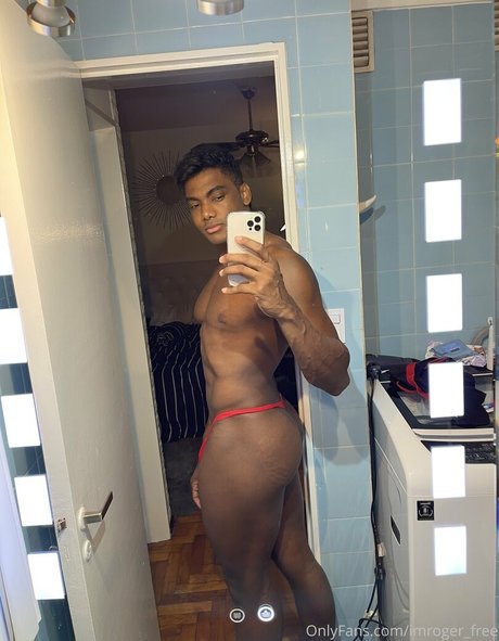 Naakte gelekte OnlyFans-foto van Imrogerfree