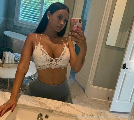 Naakte gelekte OnlyFans-foto van Yinethcolombiana