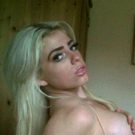 Naakte gelekte OnlyFans-foto van Christina Watson