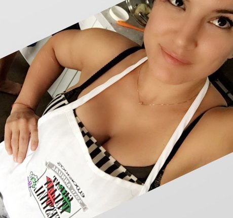 Naakte gelekte OnlyFans-foto van Gina Carano