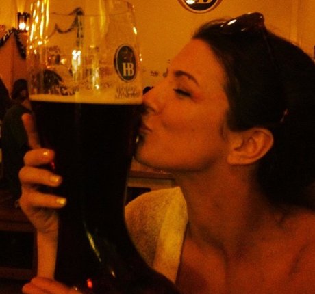 Naakte gelekte OnlyFans-foto van Gina Carano