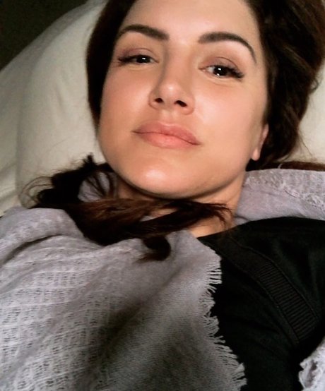 Naakte gelekte OnlyFans-foto van Gina Carano