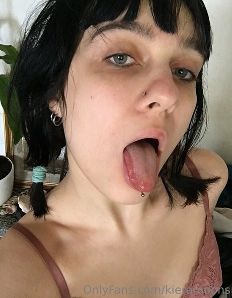 Naakte gelekte OnlyFans-foto van Amazonkiera