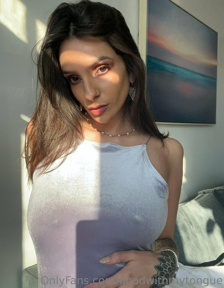 Naakte gelekte OnlyFans-foto van Goodwithmytongue