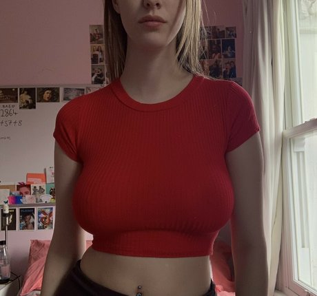 Naakte gelekte OnlyFans-foto van Eliza Goldsmith