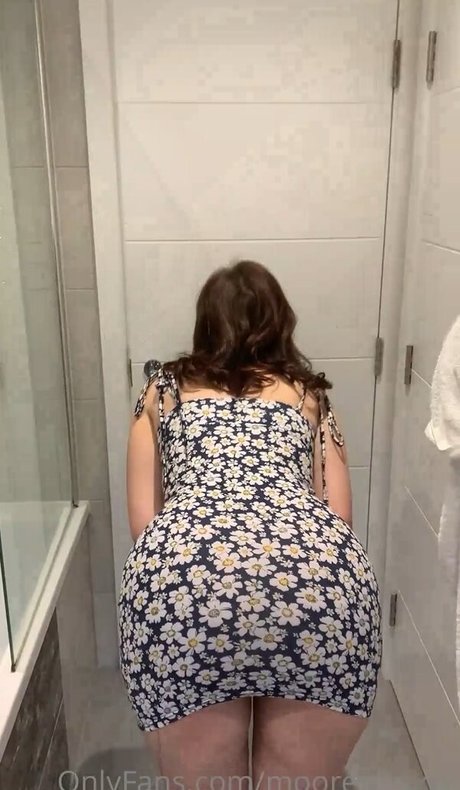 Naakte gelekte OnlyFans-foto van Erinmoore