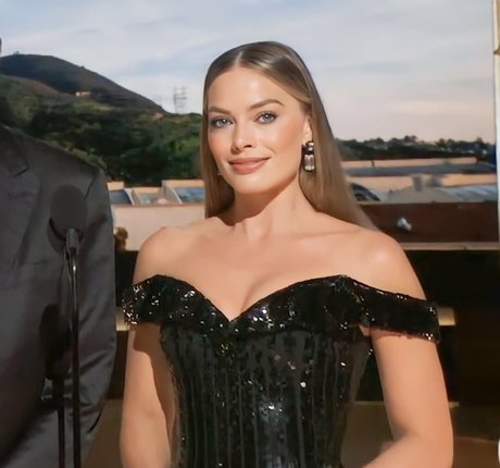 Margot Robbie