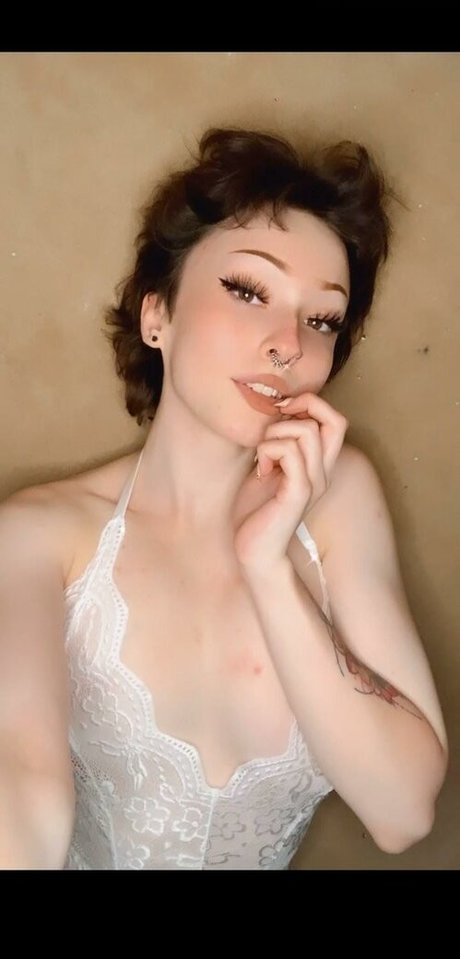 Naakte gelekte OnlyFans-foto van Imrenna