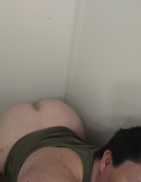 Naakte gelekte OnlyFans-foto van Mrms69