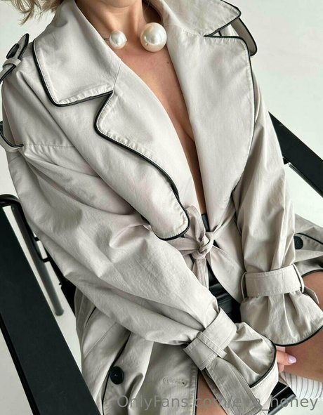 Naakte gelekte OnlyFans-foto van Bloodylady
