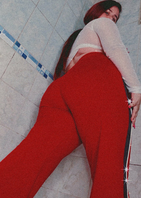 Naakte gelekte OnlyFans-foto van Orgasmosabri