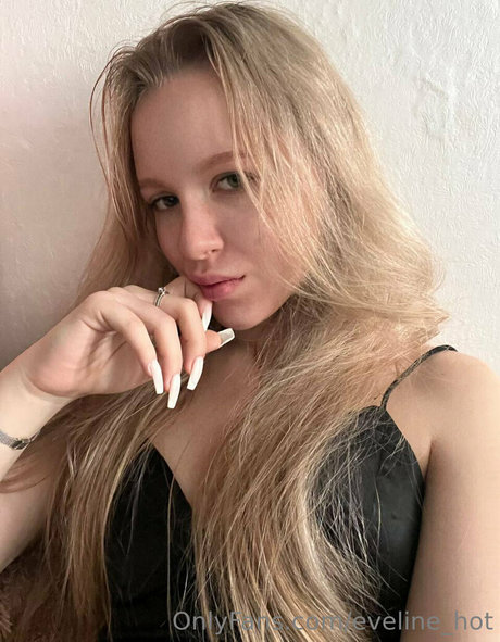 Naakte gelekte OnlyFans-foto van Evelinehot