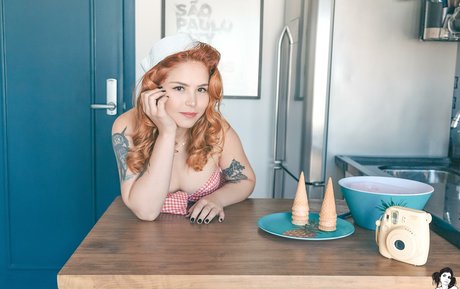 Naakte gelekte OnlyFans-foto van Kinka Suicide