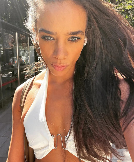 Naakte gelekte OnlyFans-foto van Hannah Johnkamen