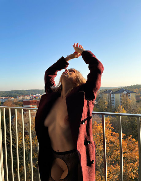 Naakte gelekte OnlyFans-foto van Velvettat