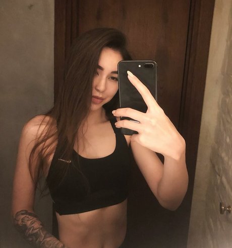 Naakte gelekte OnlyFans-foto van Dianarice