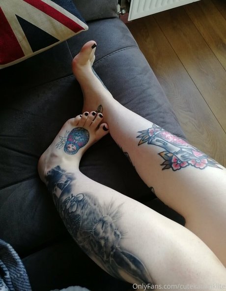 Naakte gelekte OnlyFans-foto van Cutekatkinklite