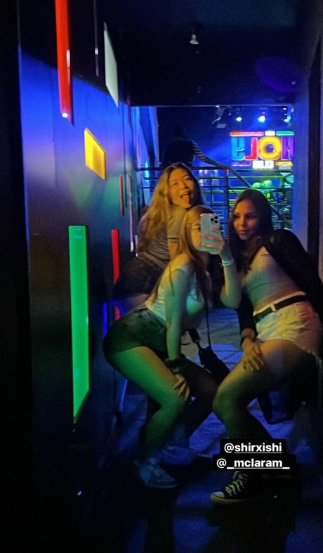 Naakte gelekte OnlyFans-foto van Beatriz Milhomens