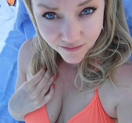 Naakte gelekte OnlyFans-foto van Crystal Sunshine
