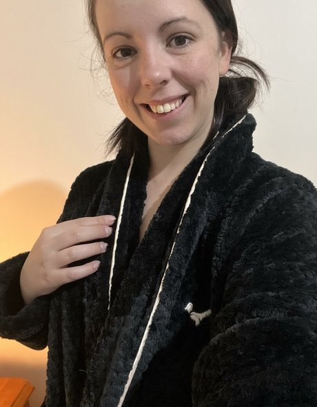 Naakte gelekte OnlyFans-foto van Miss Bb