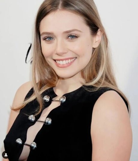 Naakte gelekte OnlyFans-foto van Elizabeth Olsen