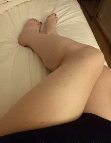 Naakte gelekte OnlyFans-foto van Pinkywinky22